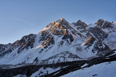 climm Larkya peak