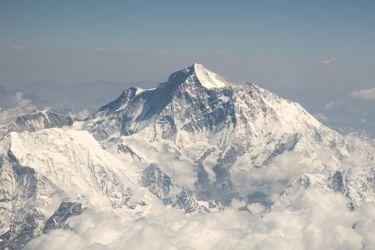 Makalu image