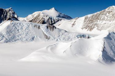 Mount Vinson image