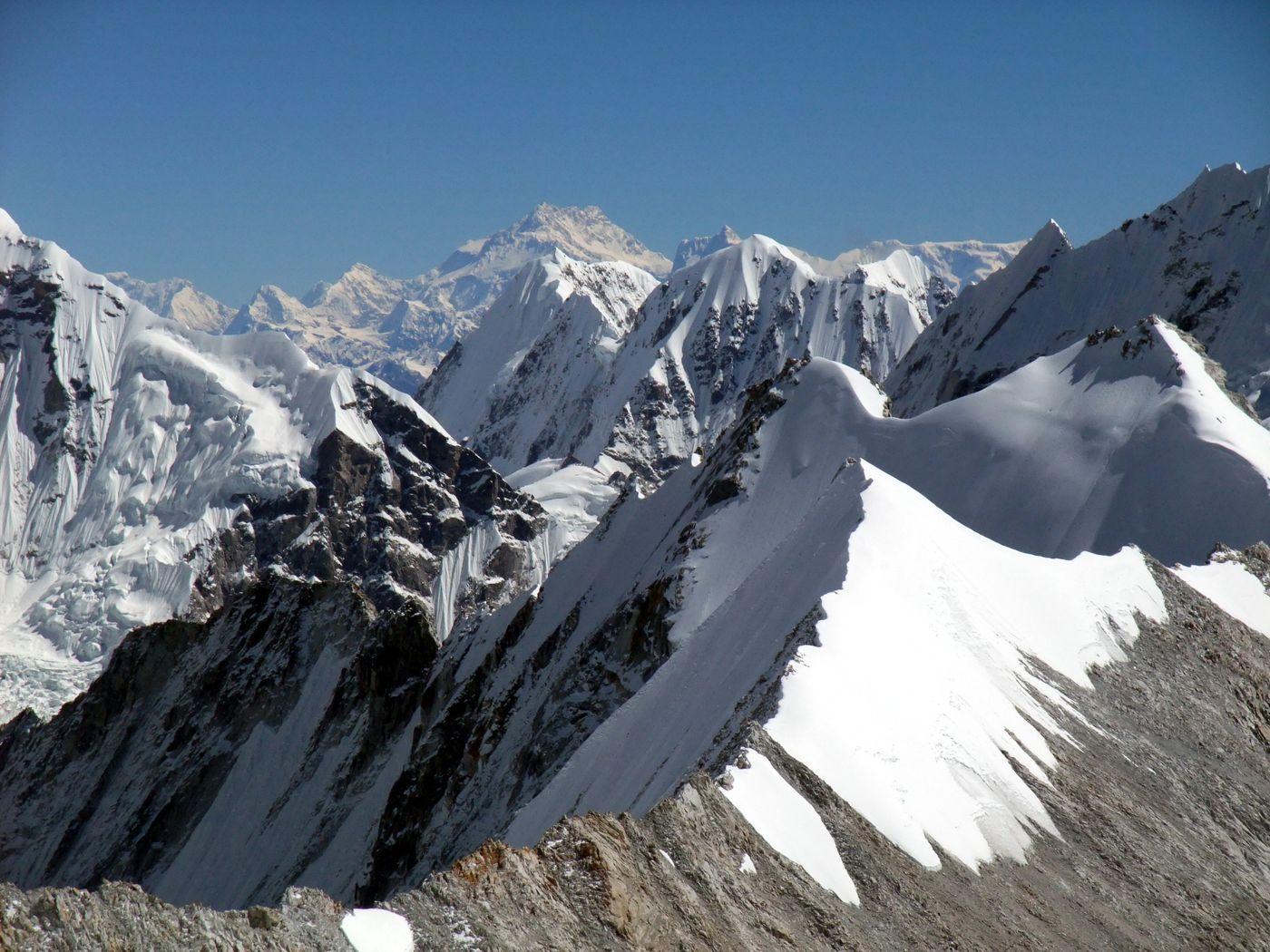 Kangchenjunga. Nepal / India. Kangchenjunga. Nepal / India.
